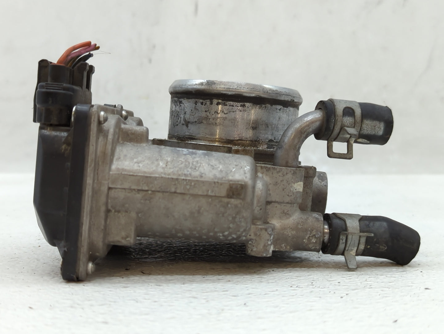 2014-2016 Kia Forte Throttle Body P/N:35100-2B320 Fits Fits 2013 2014 2015 2016 OEM Used Auto Parts - Oemusedautoparts1.com