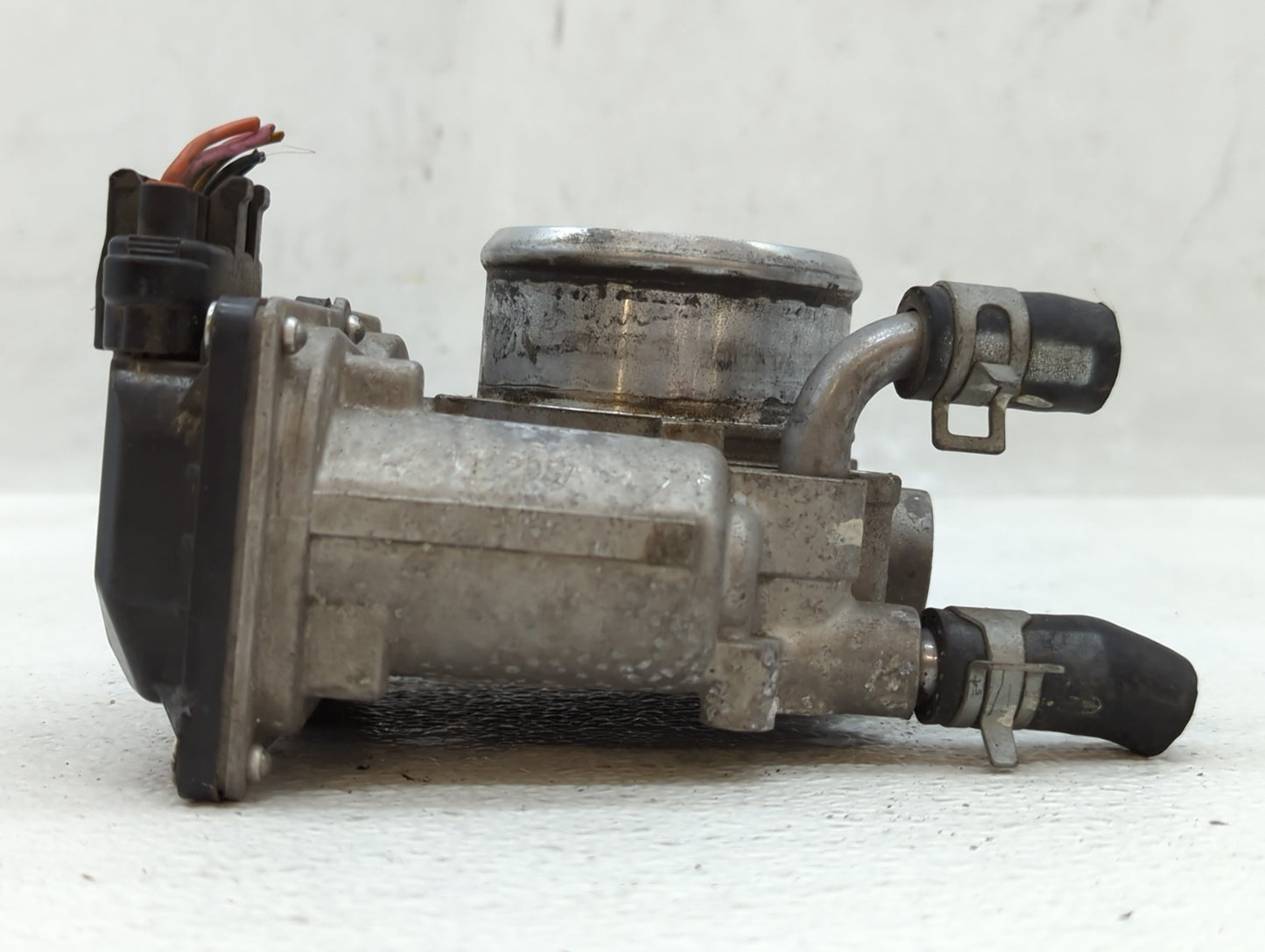 2014-2016 Kia Forte Throttle Body P/N:35100-2B320 Fits Fits 2013 2014 2015 2016 OEM Used Auto Parts - Oemusedautoparts1.com