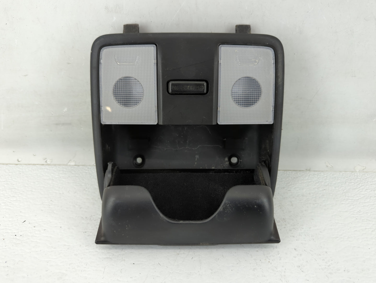 2014-2018 Kia Forte Overhead Roof Console 573877 - Oemusedautoparts1.com