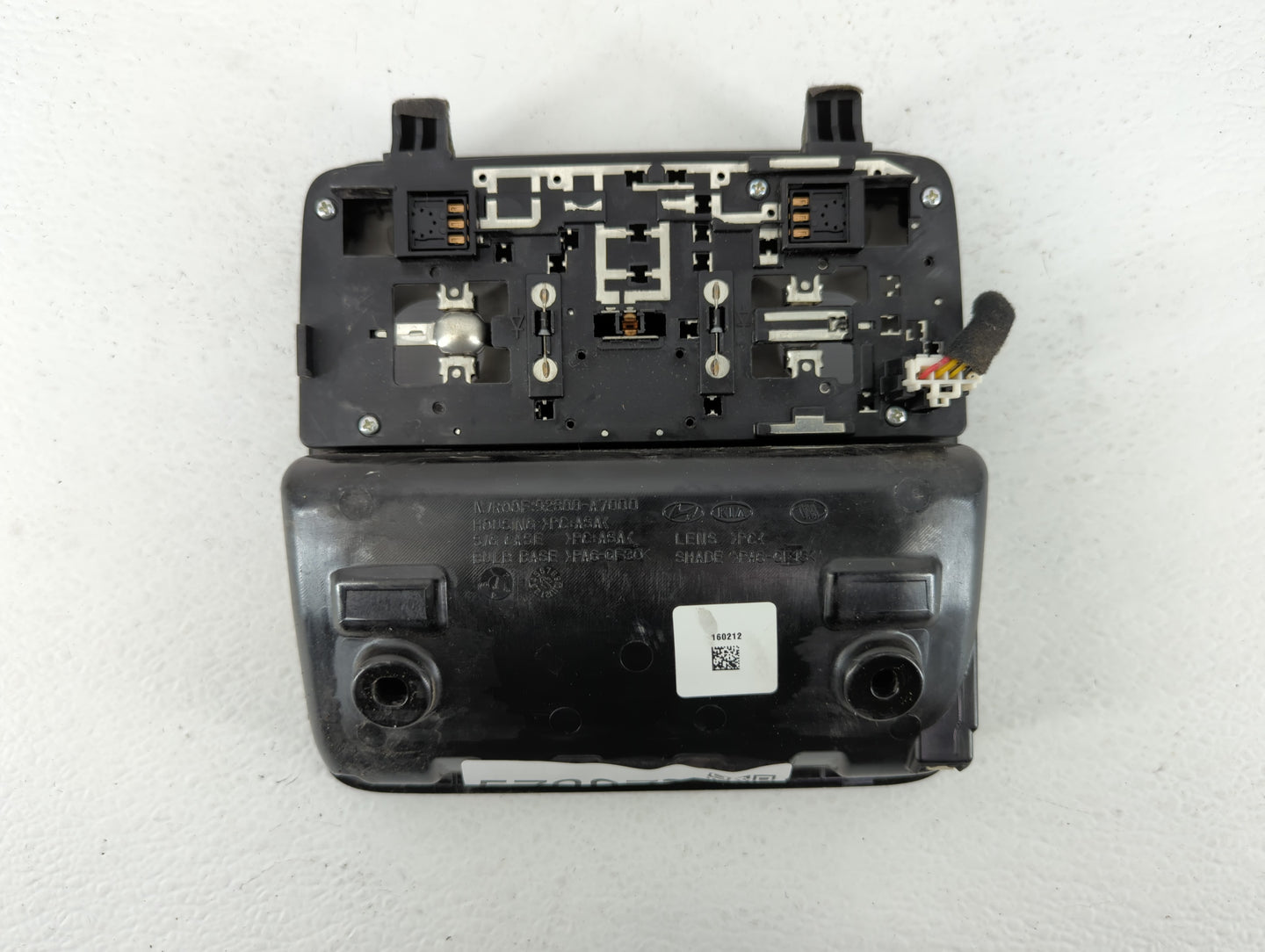 2014-2018 Kia Forte Overhead Roof Console 573877 - Oemusedautoparts1.com