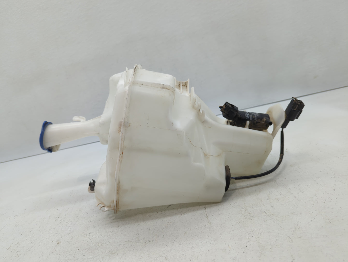 2014-2016 Kia Forte Windshield Washer Fluid Reservoir Bottle Oem - Oemusedautoparts1.com