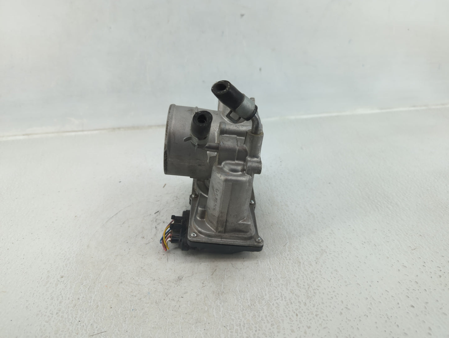 2014-2016 Kia Forte Throttle Body P/N:35100-2E400 Fits Fits 2012 2013 2014 2015 2016 2018 2019 2020 2021 OEM Used Auto Parts