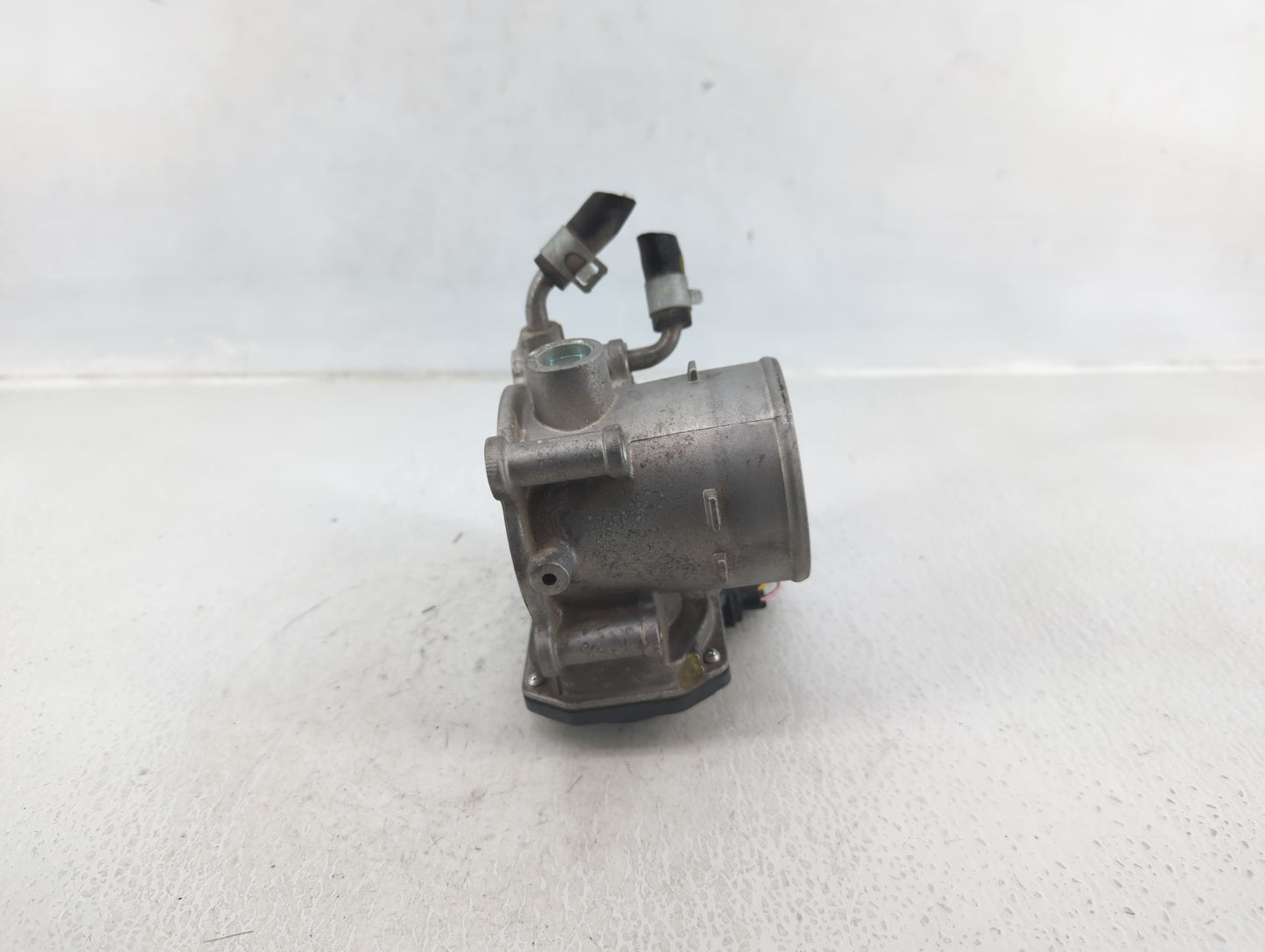 2014-2016 Kia Forte Throttle Body P/N:35100-2E400 Fits Fits 2012 2013 2014 2015 2016 2018 2019 2020 2021 OEM Used Auto Parts