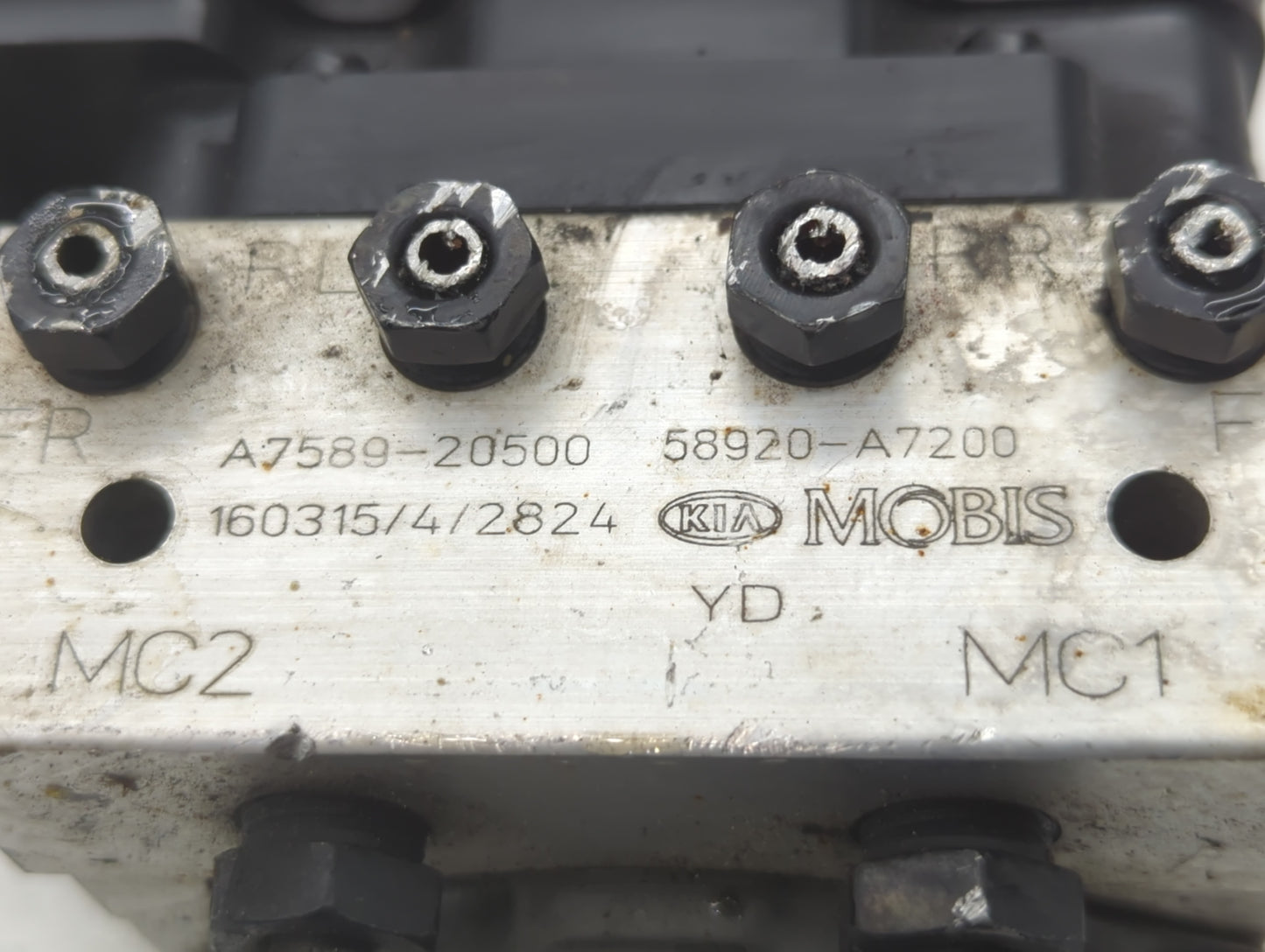 2014-2016 Kia Forte ABS Pump Control Module Replacement P/N:58920-A7200 A7589-20500 Fits Fits 2014 2015 2016 OEM Used Auto P