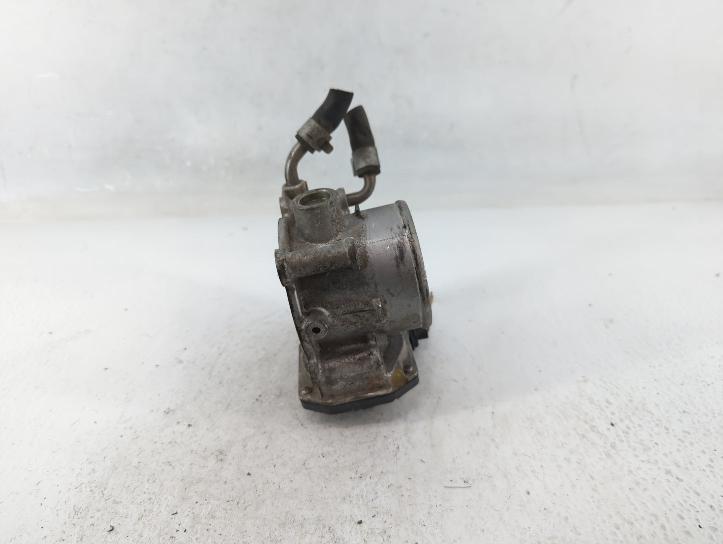 2014-2018 Kia Forte Throttle Body P/N:35100-2E000 Fits Fits 2011 2012 2013 2014 2015 2016 2017 2018 2019 2020 2021 OEM Used 