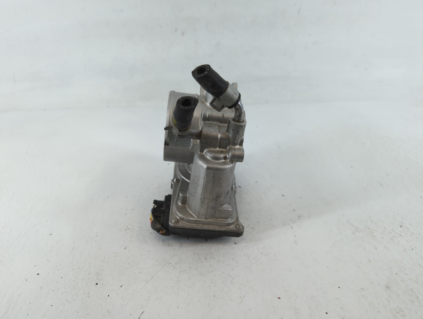 2014-2018 Kia Forte Throttle Body Fits Fits 2011 2012 2013 2014 2015 2016 2017 2018 2019 2020 2021 OEM Used Auto Parts - Oem