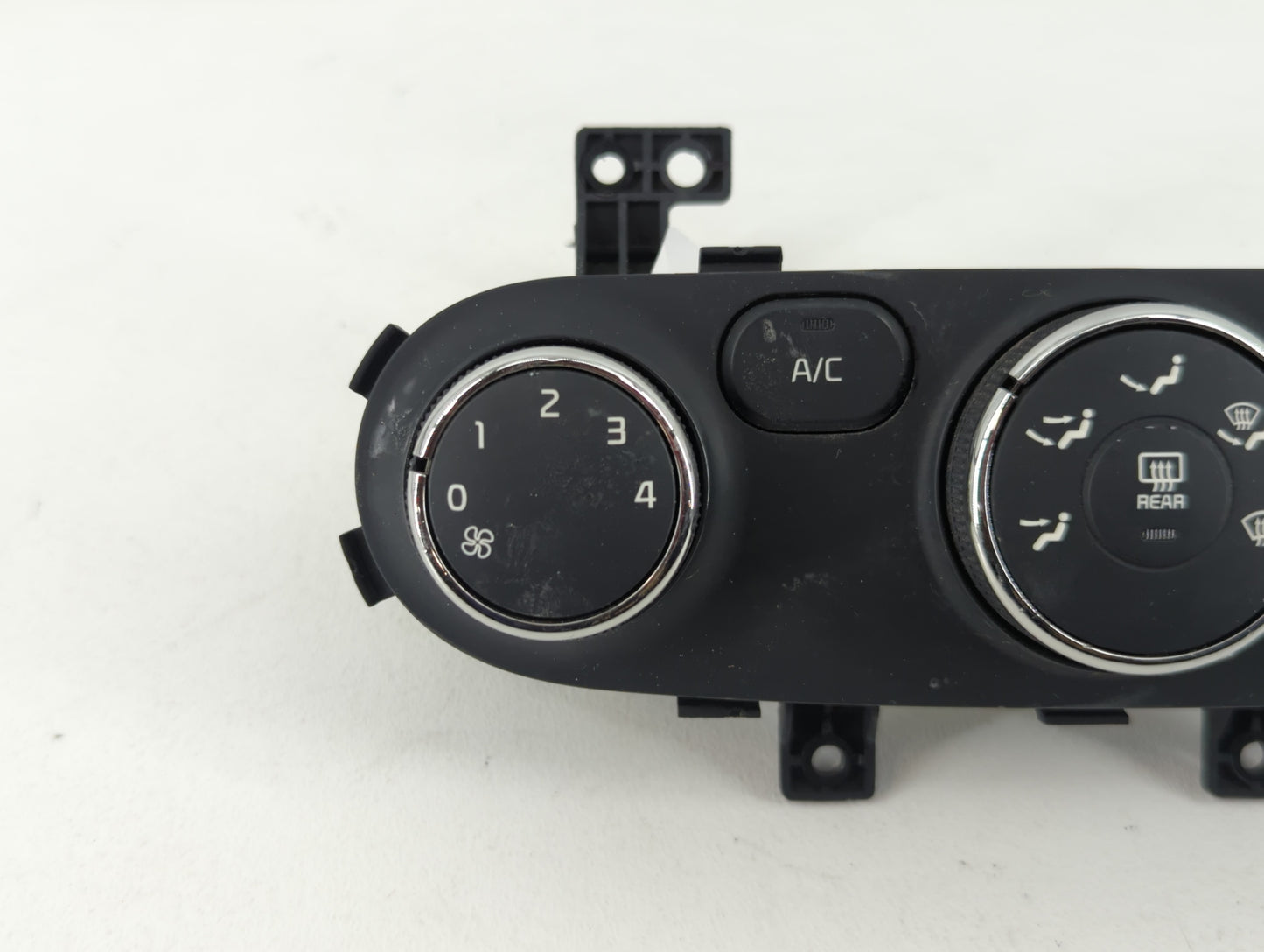 2014-2016 Kia Forte Climate Control Module Temperature AC/Heater Replacement P/N:97250-A7261WK 97250-A7XXX Fits OEM Used Aut