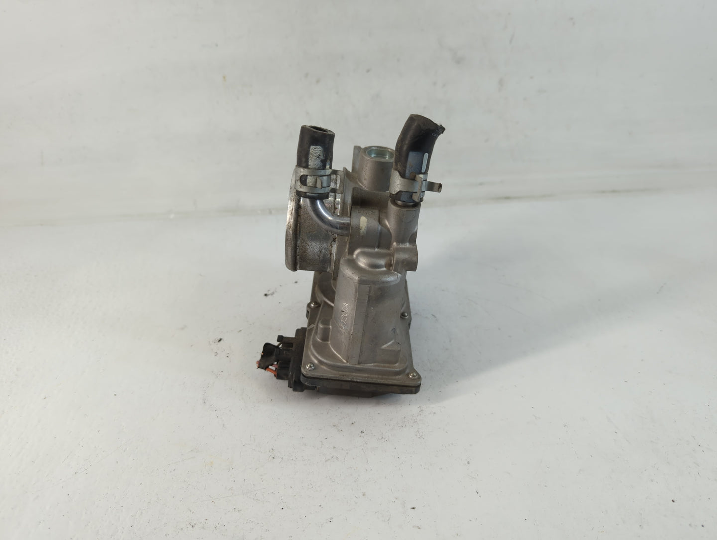 2014-2016 Kia Forte Throttle Body P/N:35100-2B320 Fits Fits 2013 2014 2015 2016 OEM Used Auto Parts - Oemusedautoparts1.com