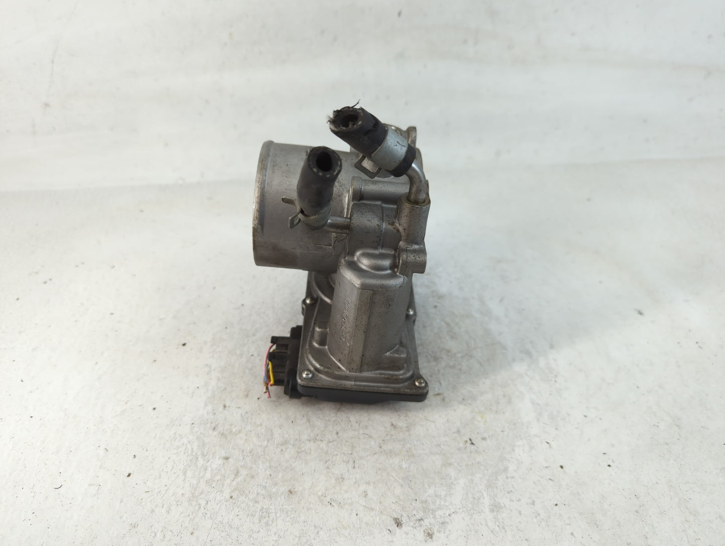 2014-2016 Kia Forte Throttle Body P/N:35100-2E400 Fits Fits 2012 2013 2014 2015 2016 2018 2019 2020 2021 OEM Used Auto Parts