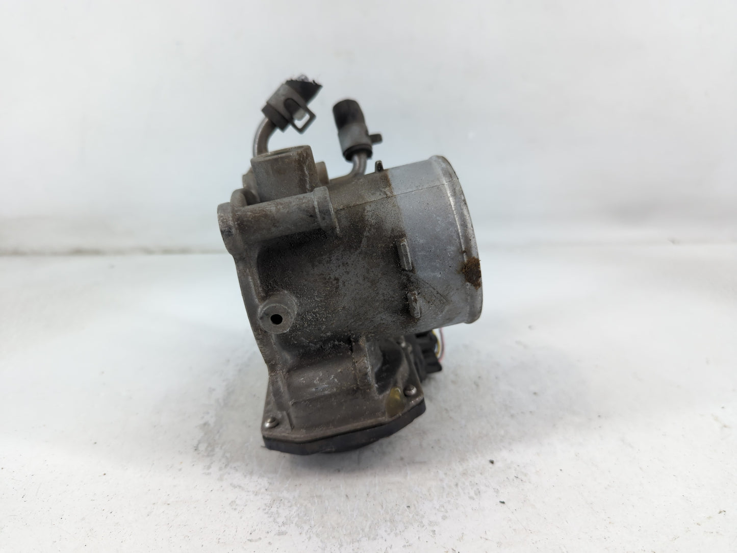 2014-2016 Kia Forte Throttle Body P/N:35100-2E400 Fits Fits 2012 2013 2014 2015 2016 2018 2019 2020 2021 OEM Used Auto Parts
