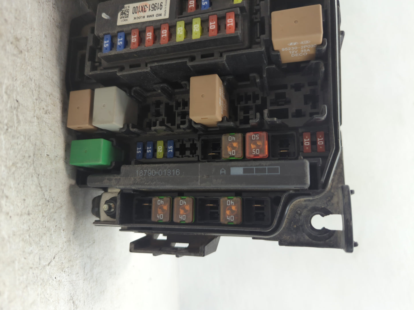 2014-2016 Kia Forte Fusebox Fuse Box Panel Relay Module P/N:91950-3X510 1512090217 Fits Fits 2014 2015 2016 OEM Used Auto Pa