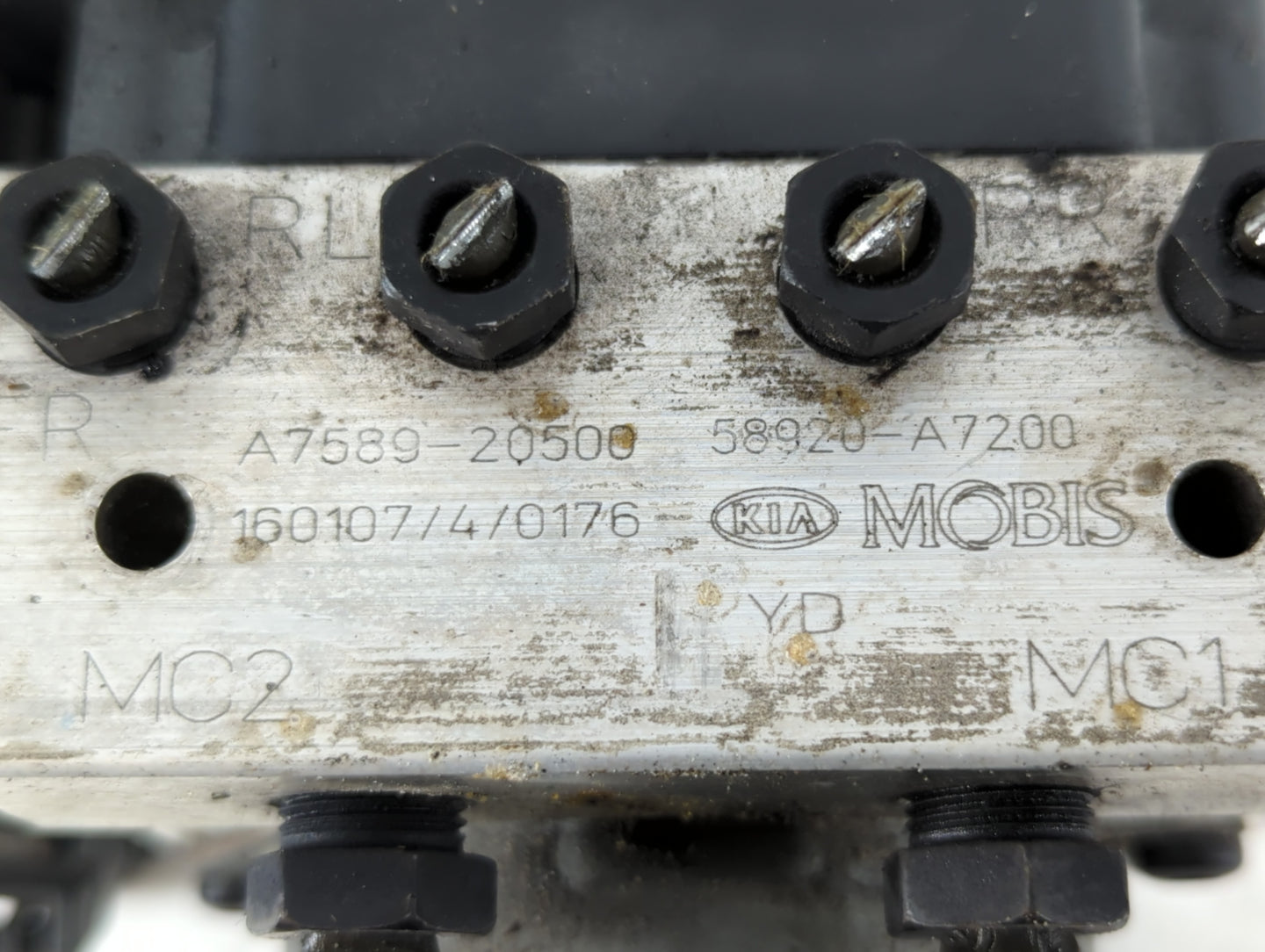 2014-2016 Kia Forte ABS Pump Control Module Replacement P/N:58920-A7200 A7589-20500 Fits Fits 2014 2015 2016 OEM Used Auto P