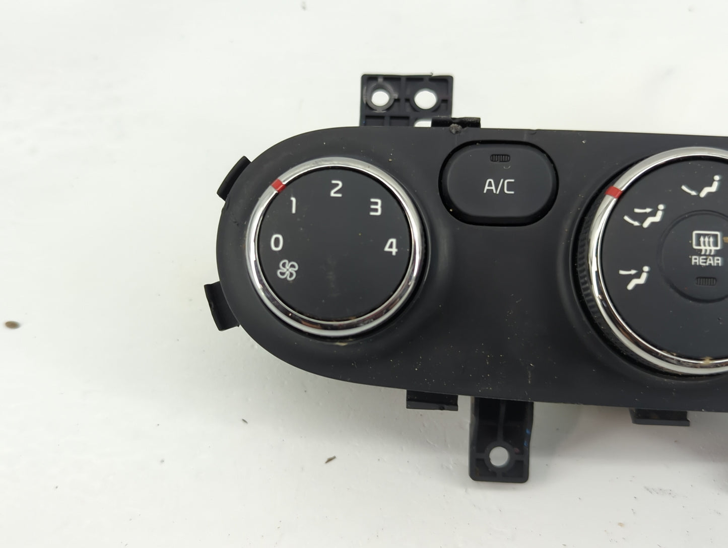 2016 Kia Forte Climate Control Module Temperature AC/Heater Replacement P/N:97250-A7252WK Fits OEM Used Auto Parts - Oemused