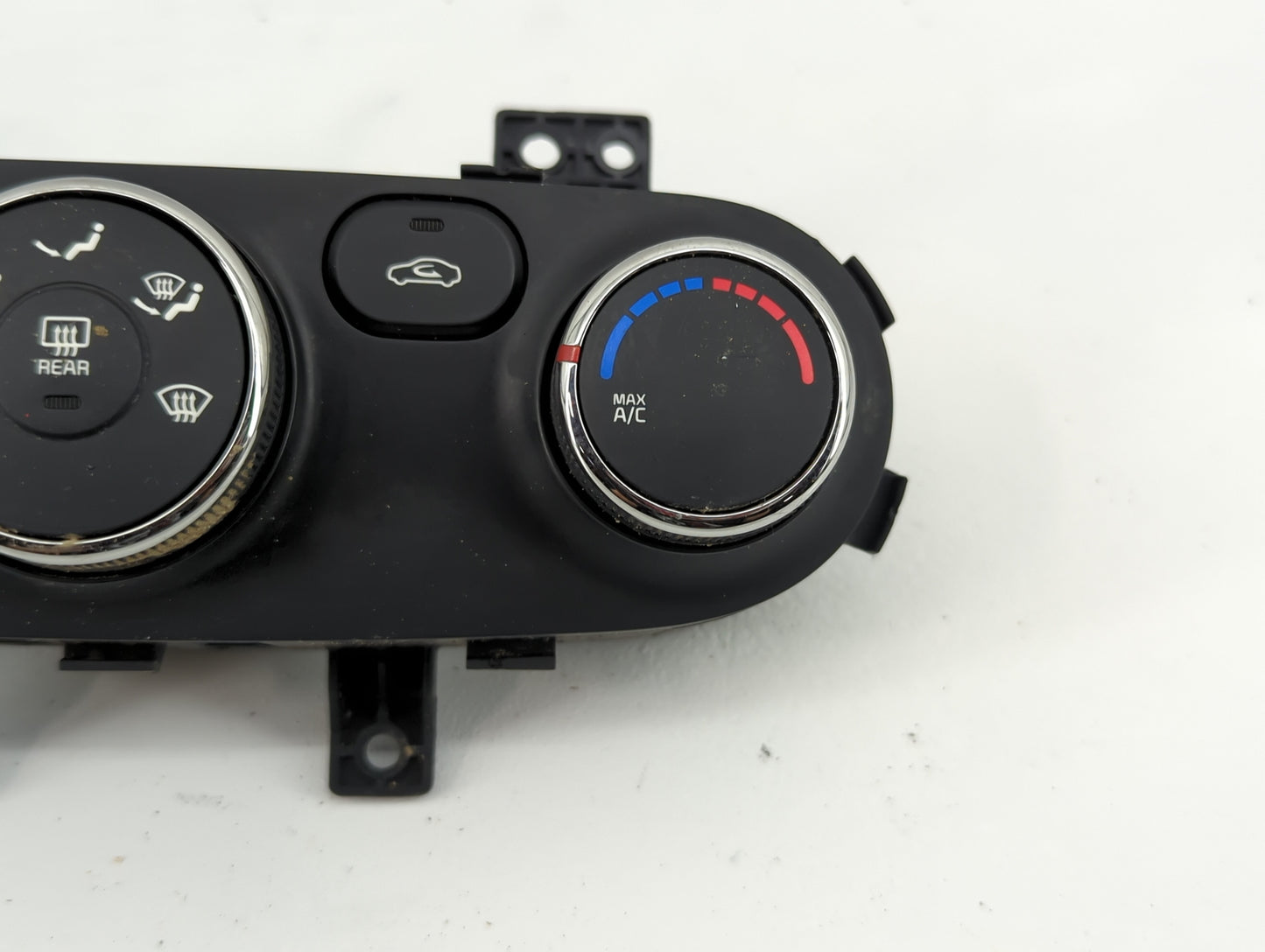 2016 Kia Forte Climate Control Module Temperature AC/Heater Replacement P/N:97250-A7252WK Fits OEM Used Auto Parts - Oemused