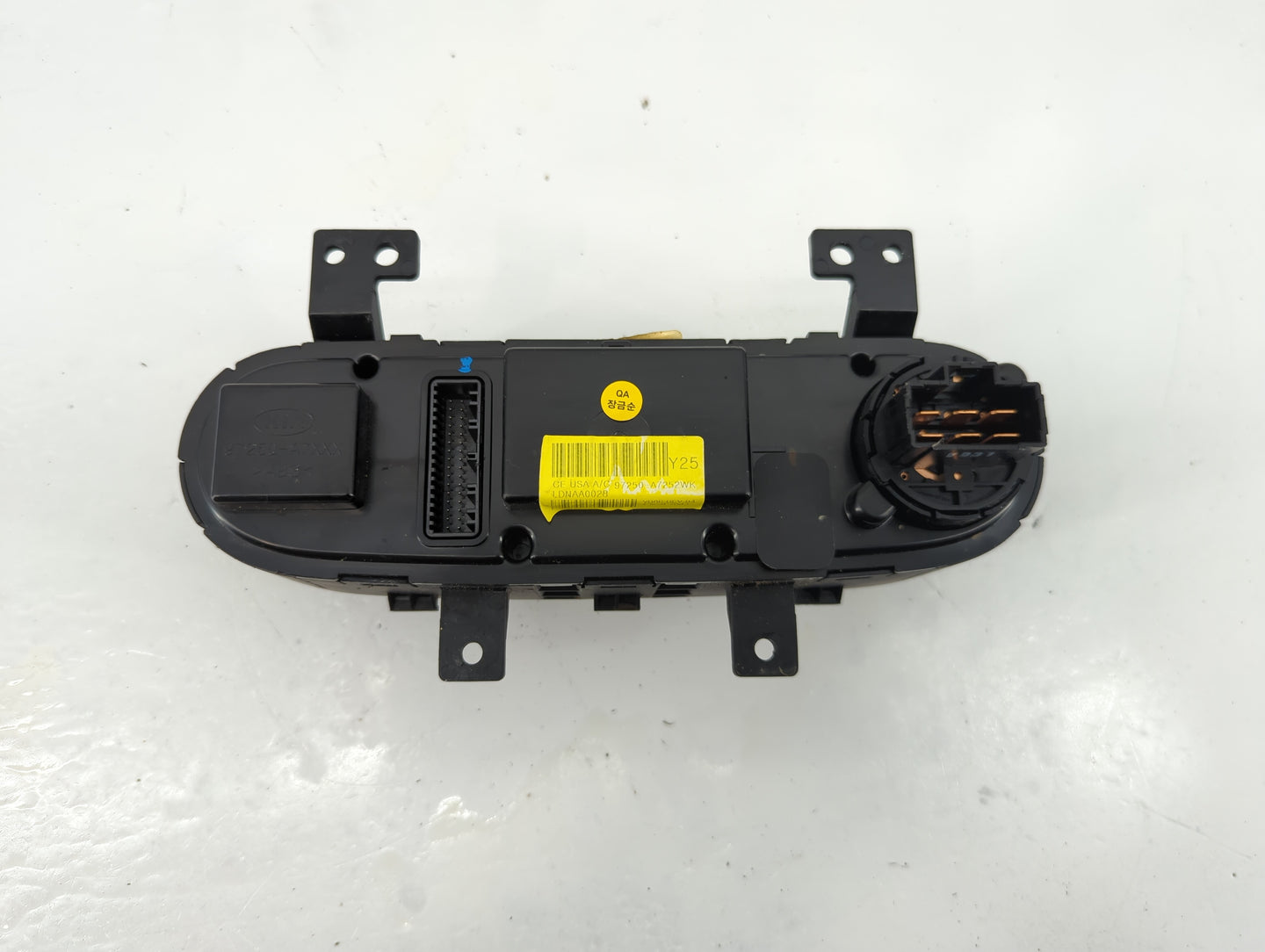 2016 Kia Forte Climate Control Module Temperature AC/Heater Replacement P/N:97250-A7252WK Fits OEM Used Auto Parts - Oemused