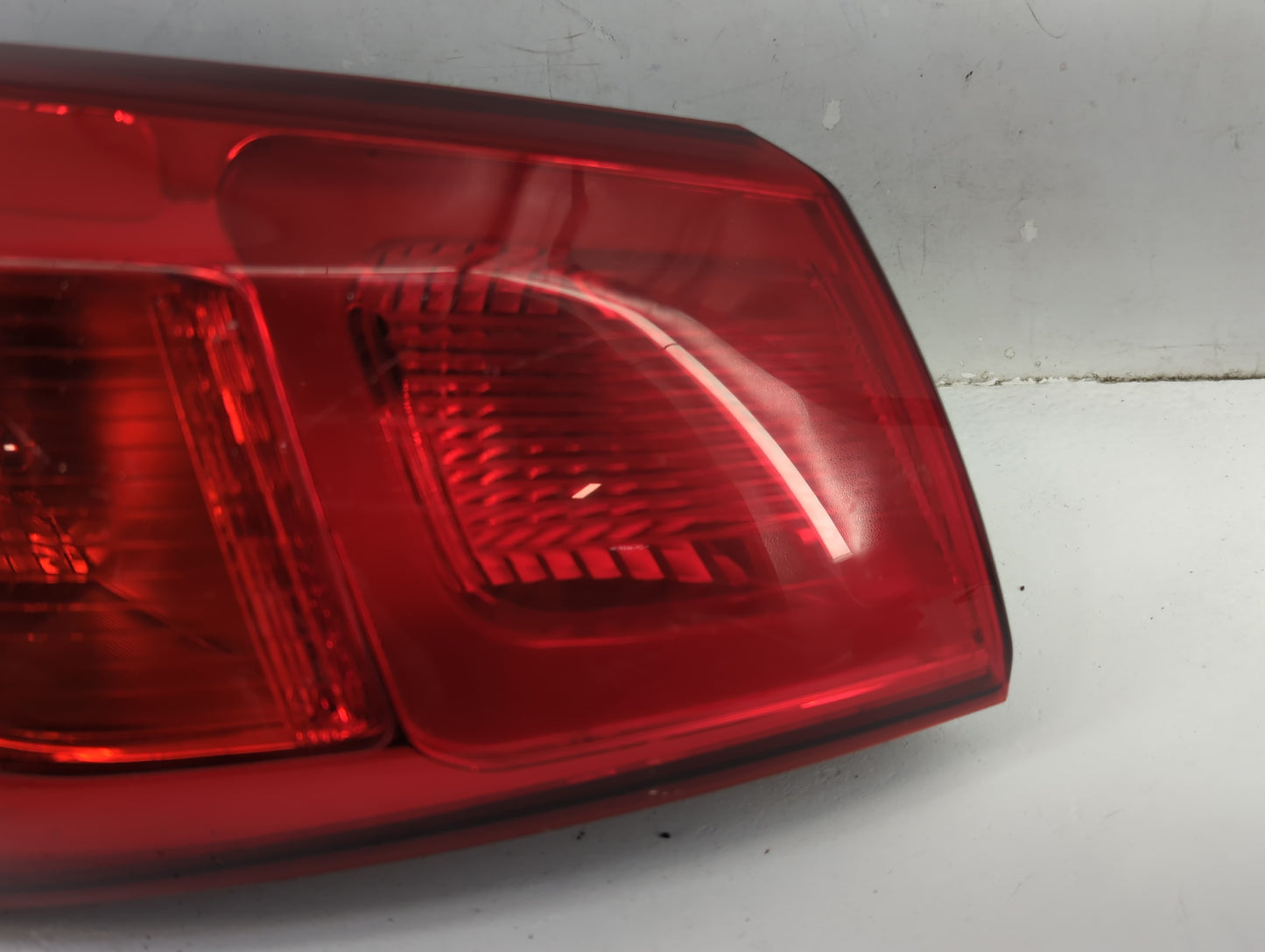 Kia Forte Driver Left Side Deck Lid Mounted Tail Light - Oemusedautoparts1.com