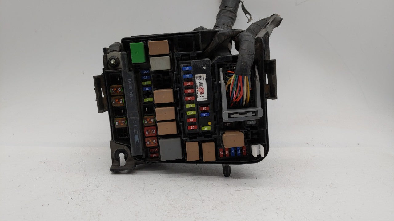 2014-2016 Kia Forte Koup Fusebox Fuse Box Panel Relay Module P/N:91213-A7073 Fits Fits 2014 2015 2016 OEM Used Auto Parts - 