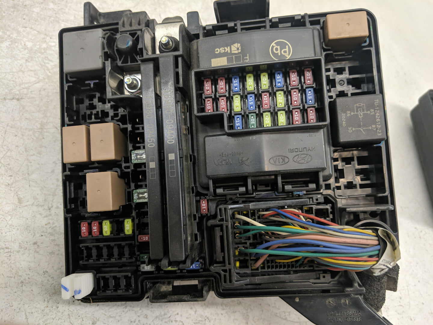 2016-2019 Kia Optima Fusebox Fuse Box Panel Relay Module P/N:T91202D5200JA Fits Fits 2016 2017 2018 2019 OEM Used Auto Parts