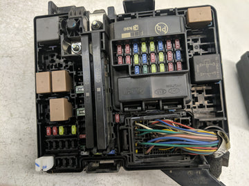 2016-2019 Kia Optima Fusebox Fuse Box Panel Relay Module P/N:T91202D5200JA Fits Fits 2016 2017 2018 2019 OEM Used Auto Parts