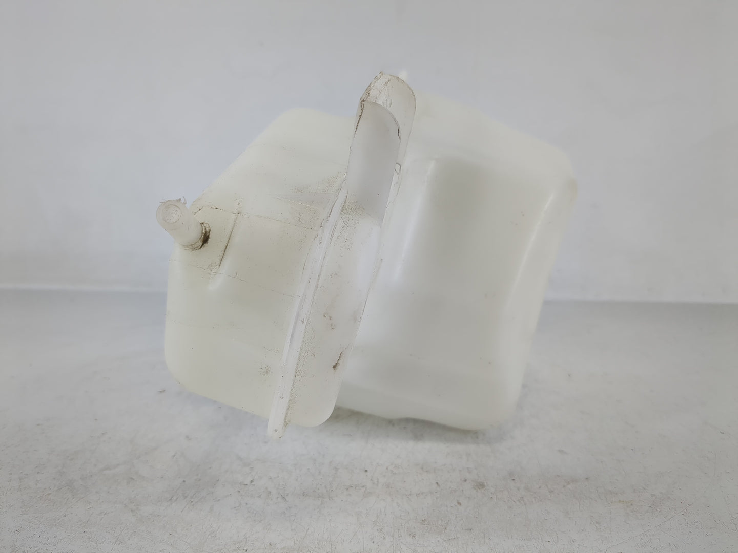 2011-2016 Kia Optima Radiator Coolant Overflow Expansion Tank Bottle 1168112 - Oemusedautoparts1.com