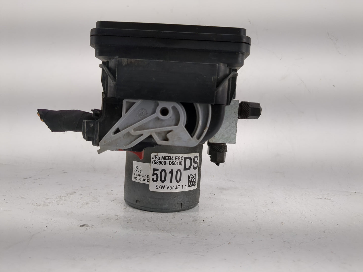 2016 Kia Optima ABS Pump Control Module Replacement P/N:D5589-30500 Fits OEM Used Auto Parts - Oemusedautoparts1.com