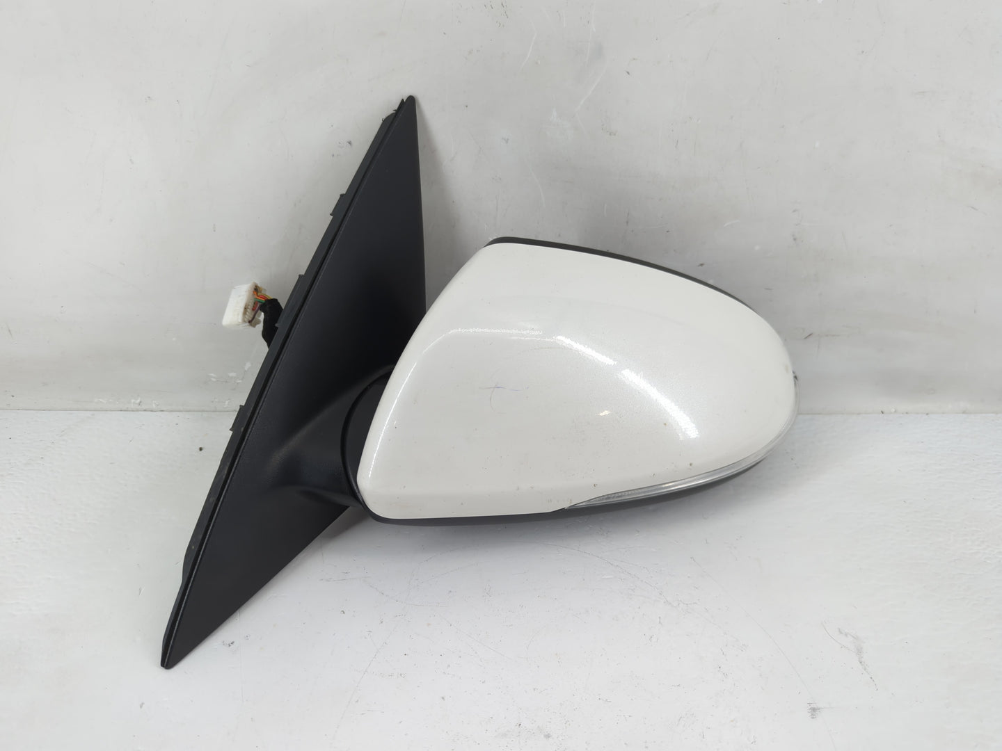 2016-2019 Kia Optima Driver Left Side View Manual Door Mirror White - Oemusedautoparts1.com