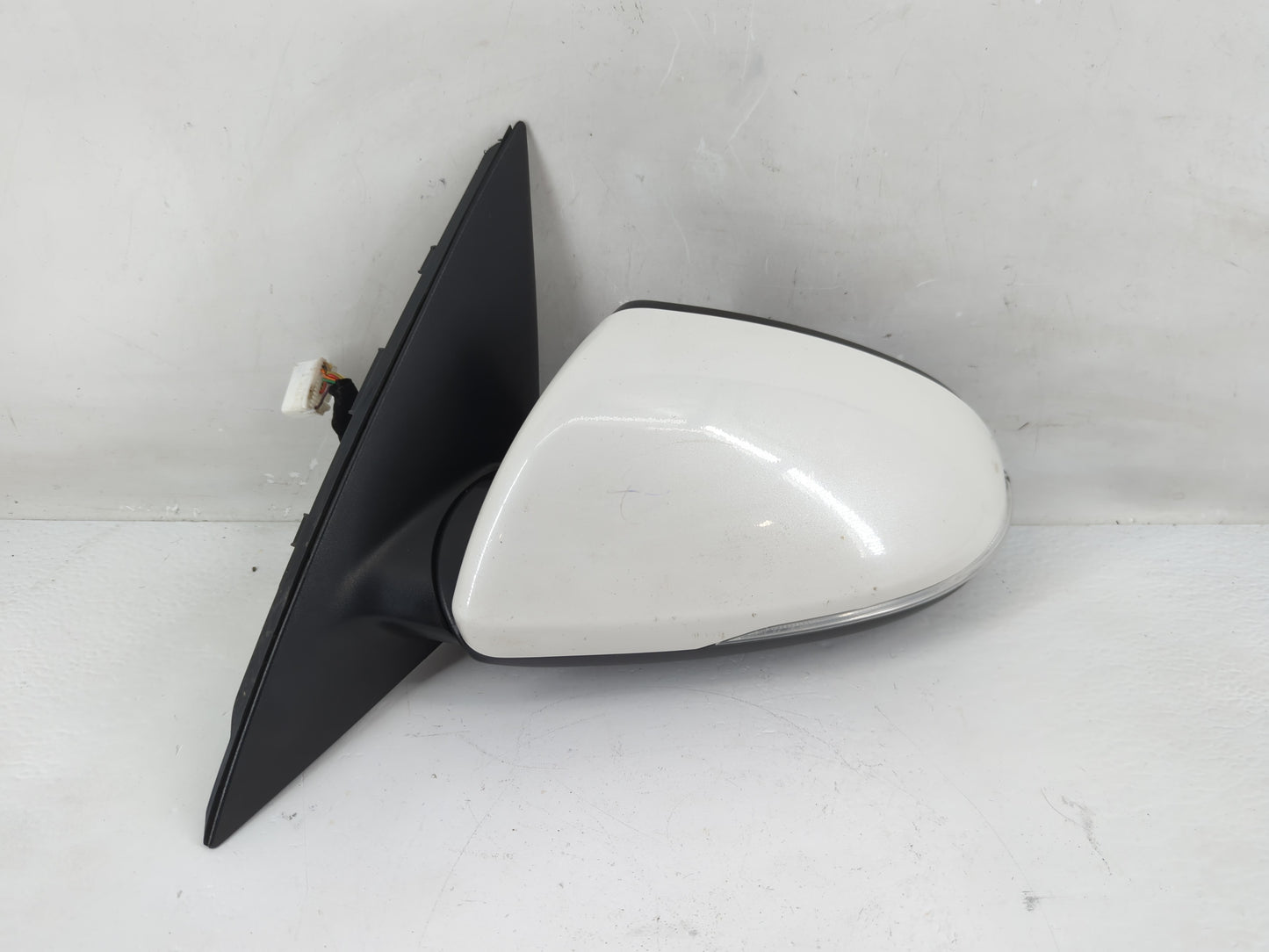 2016-2019 Kia Optima Driver Left Side View Manual Door Mirror White - Oemusedautoparts1.com