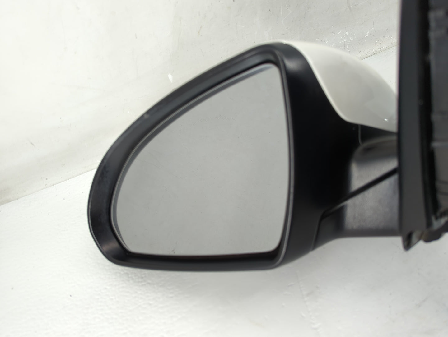 2016-2019 Kia Optima Driver Left Side View Manual Door Mirror White - Oemusedautoparts1.com