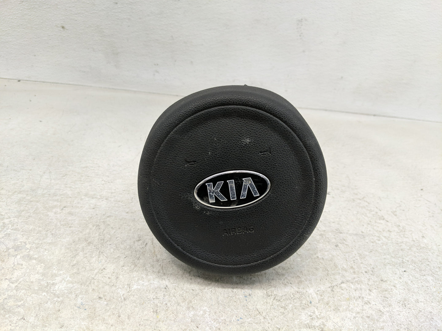 2016-2018 Kia Optima Air Bag Driver Left Steering Wheel Mounted Fits Fits 2016 2017 2018 OEM Used Auto Parts - Oemusedautopa