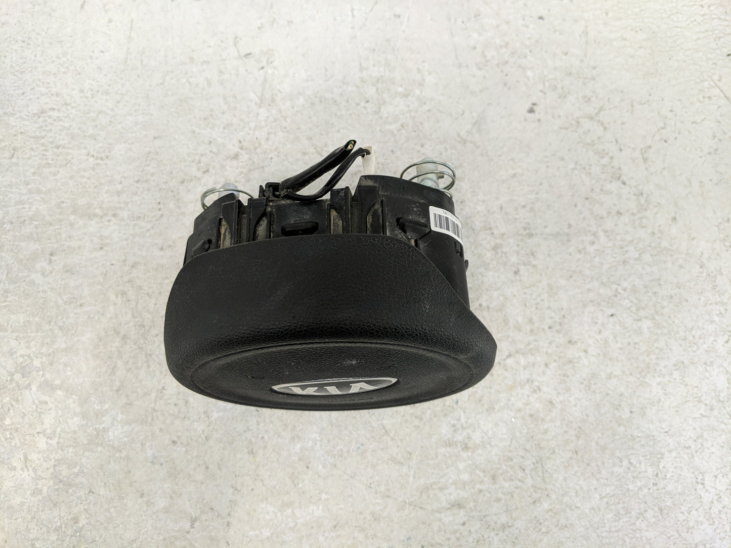 2016-2018 Kia Optima Air Bag Driver Left Steering Wheel Mounted Fits Fits 2016 2017 2018 OEM Used Auto Parts - Oemusedautopa