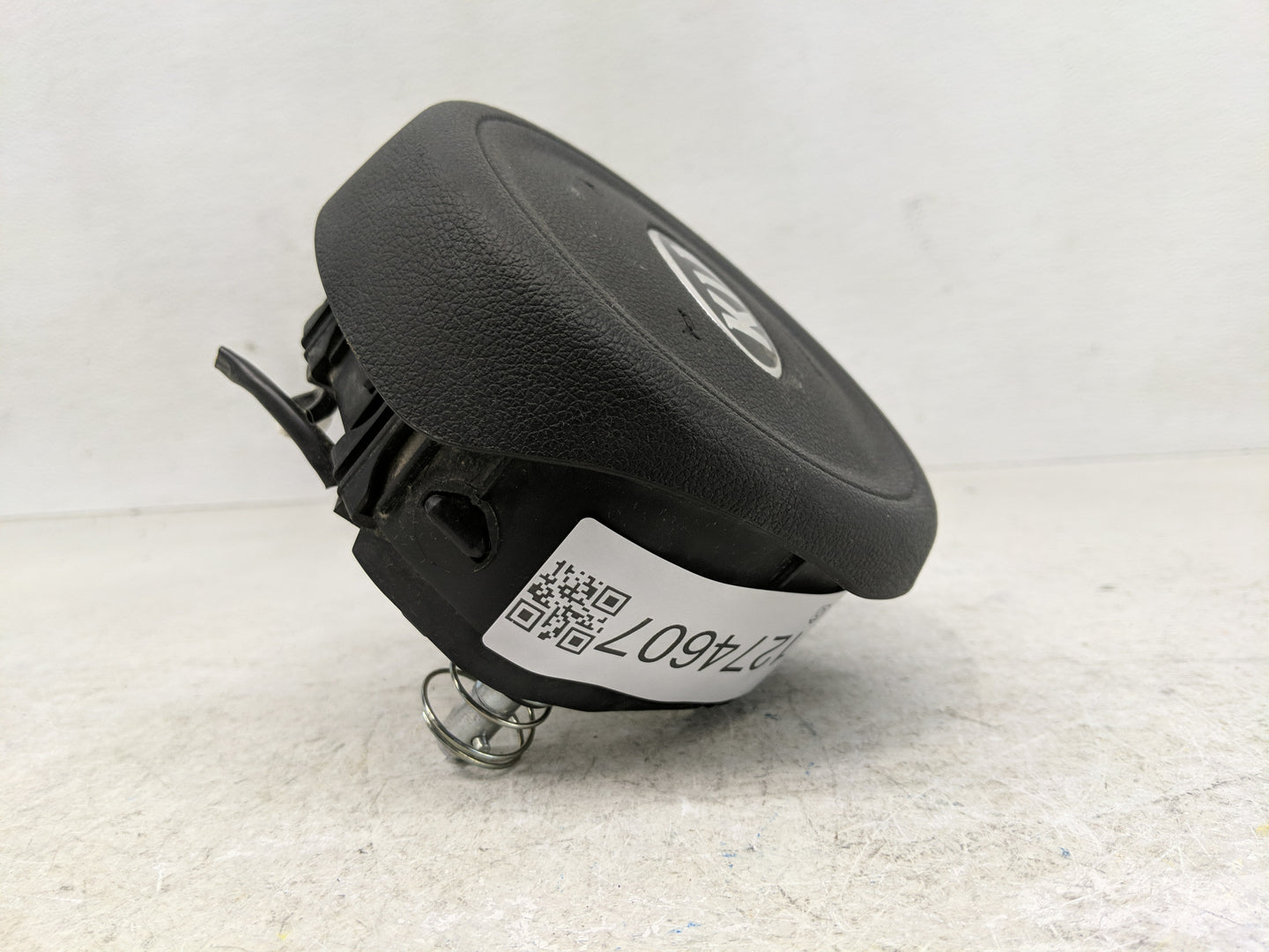2016-2018 Kia Optima Air Bag Driver Left Steering Wheel Mounted Fits Fits 2016 2017 2018 OEM Used Auto Parts - Oemusedautopa