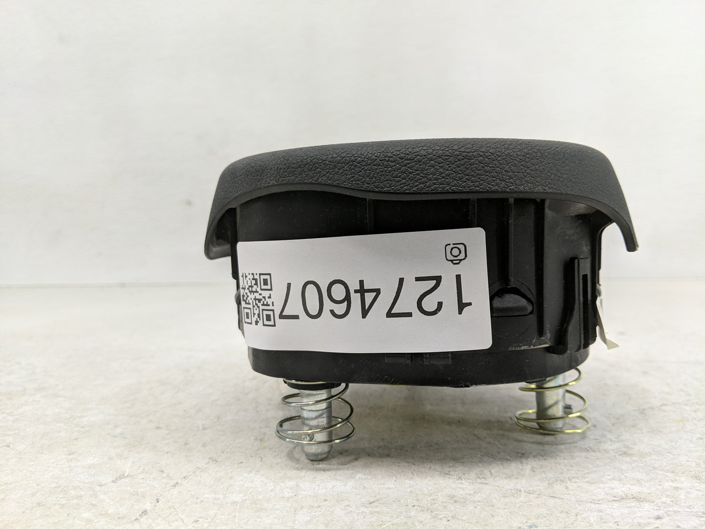 2016-2018 Kia Optima Air Bag Driver Left Steering Wheel Mounted Fits Fits 2016 2017 2018 OEM Used Auto Parts - Oemusedautopa