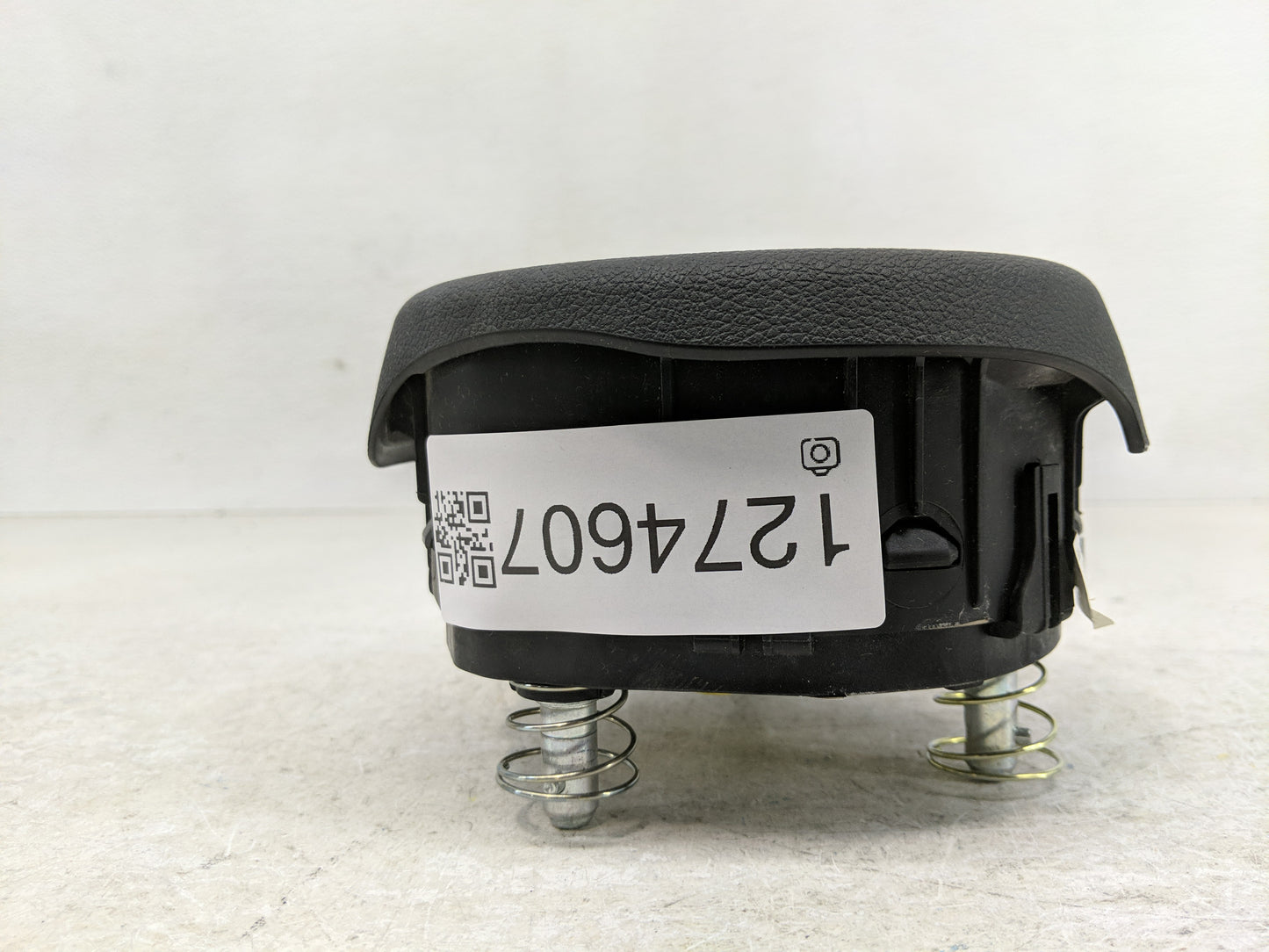 2016-2018 Kia Optima Air Bag Driver Left Steering Wheel Mounted Fits Fits 2016 2017 2018 OEM Used Auto Parts - Oemusedautopa