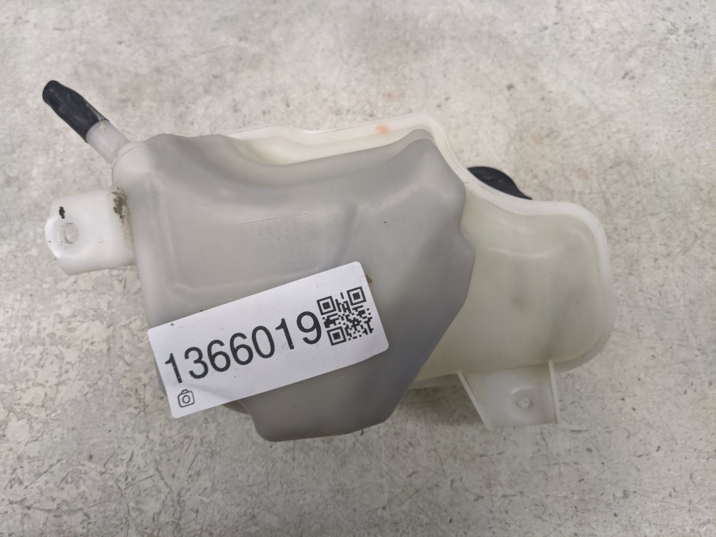 2016-2020 Kia Optima Windshield Washer Fluid Reservoir Bottle Oem - Oemusedautoparts1.com