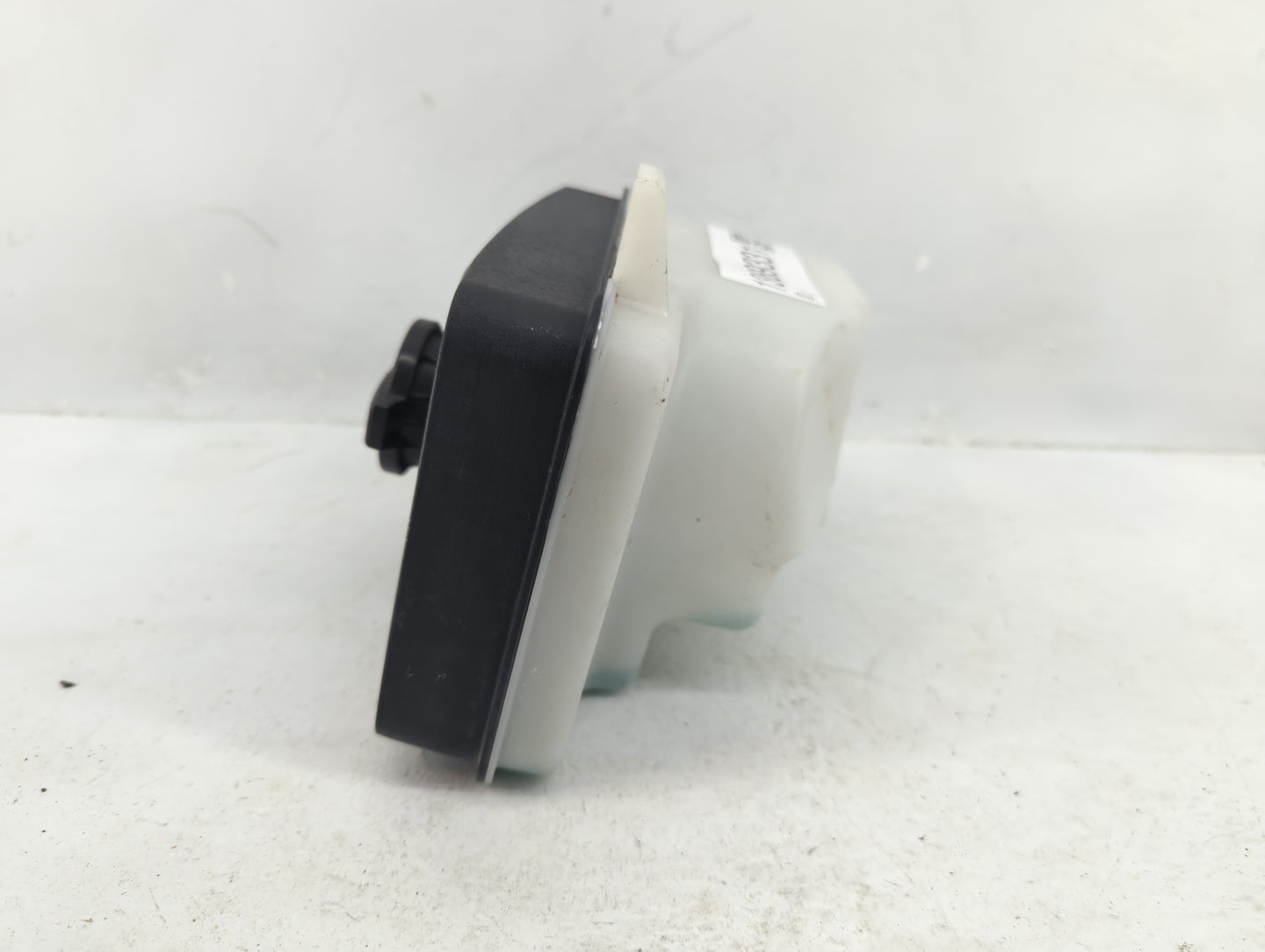 2016-2020 Kia Optima Windshield Washer Fluid Reservoir Bottle Oem - Oemusedautoparts1.com