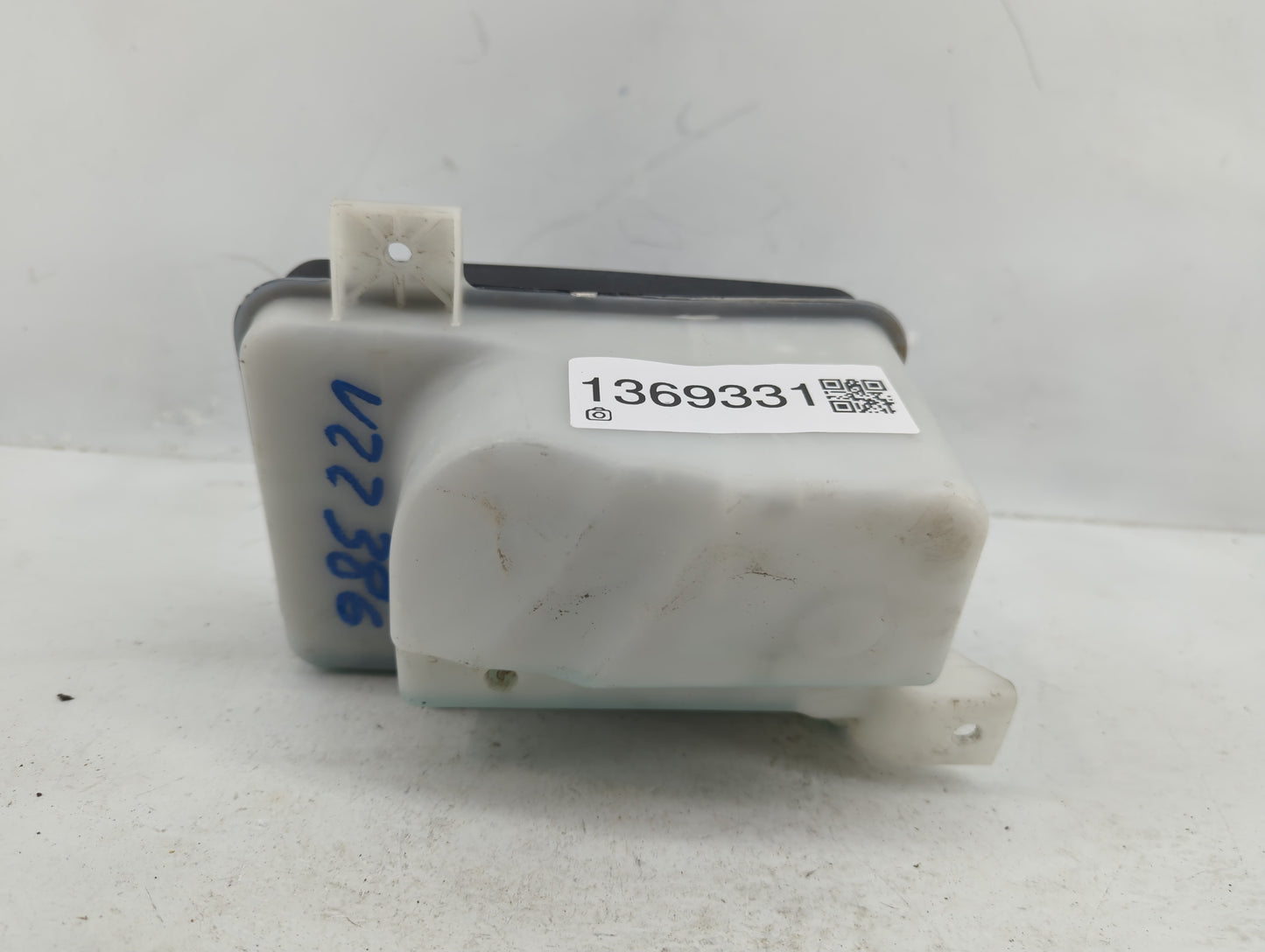 2016-2020 Kia Optima Windshield Washer Fluid Reservoir Bottle Oem - Oemusedautoparts1.com