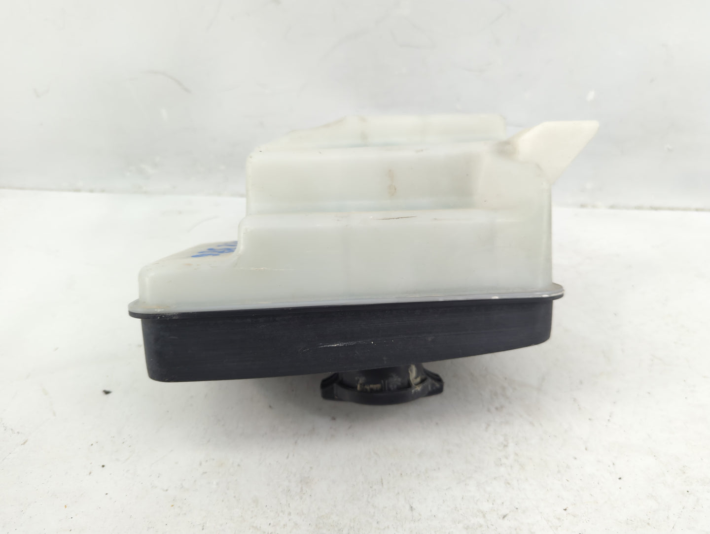 2016-2020 Kia Optima Windshield Washer Fluid Reservoir Bottle Oem - Oemusedautoparts1.com