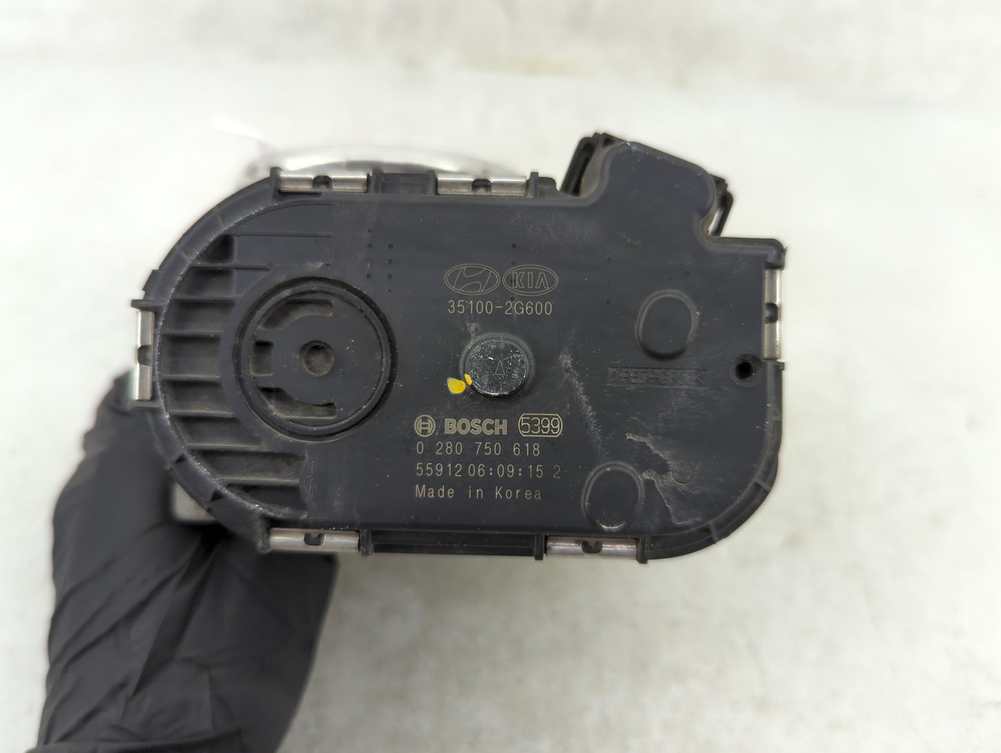 2016-2020 Kia Optima Throttle Body P/N:35100-2G600 0280750618 Fits Fits 2015 2016 2017 2018 2019 2020 2021 OEM Used Auto Par