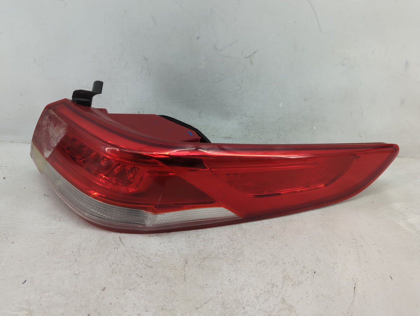 2016-2019 Kia Optima Tail Light Assembly Passenger Right OEM Fits Fits 2016 2017 2018 2019 OEM Used Auto Parts - Oemusedauto