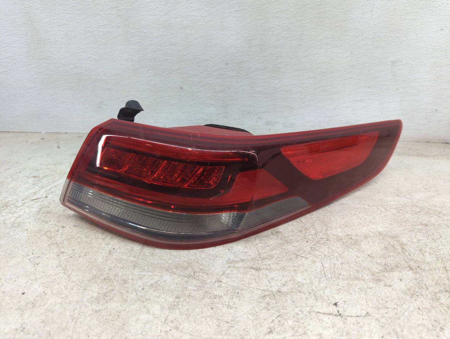 2016-2018 Kia Optima Tail Light Assembly Passenger Right OEM P/N:92402-D4 Fits Fits 2016 2017 2018 OEM Used Auto Parts - Oem