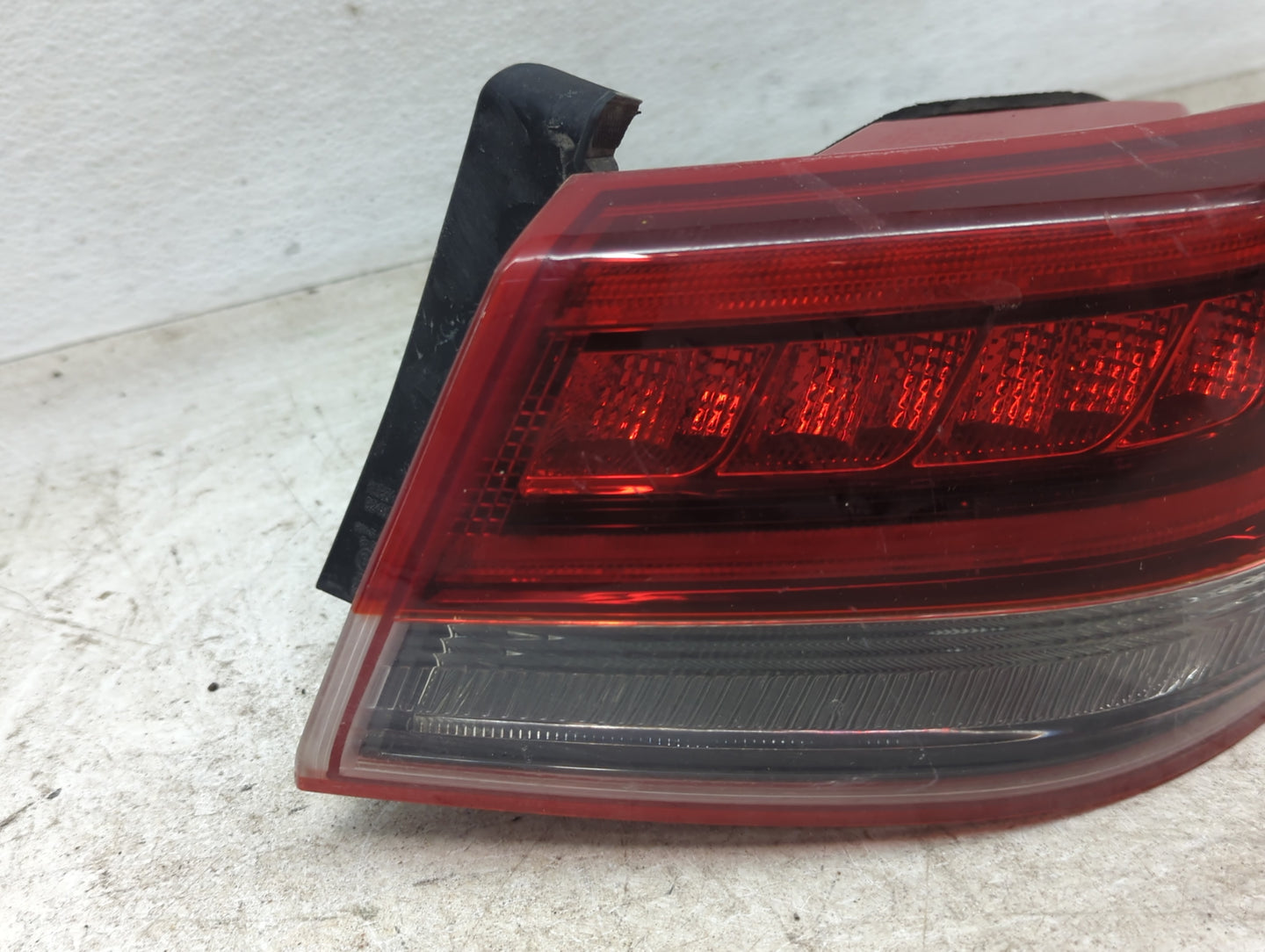 2016-2018 Kia Optima Tail Light Assembly Passenger Right OEM P/N:92402-D4 Fits Fits 2016 2017 2018 OEM Used Auto Parts - Oem