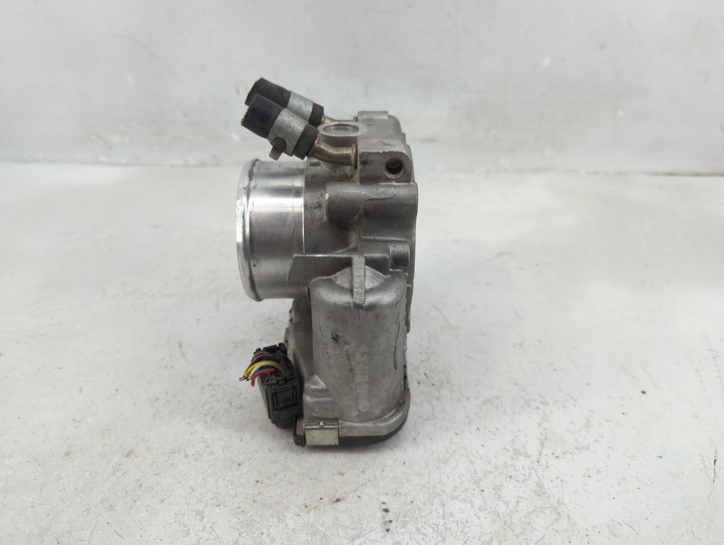 2016-2020 Kia Optima Throttle Body P/N:35100-SG610 Fits Fits 2015 2016 2017 2018 2019 2020 2021 OEM Used Auto Parts - Oemuse