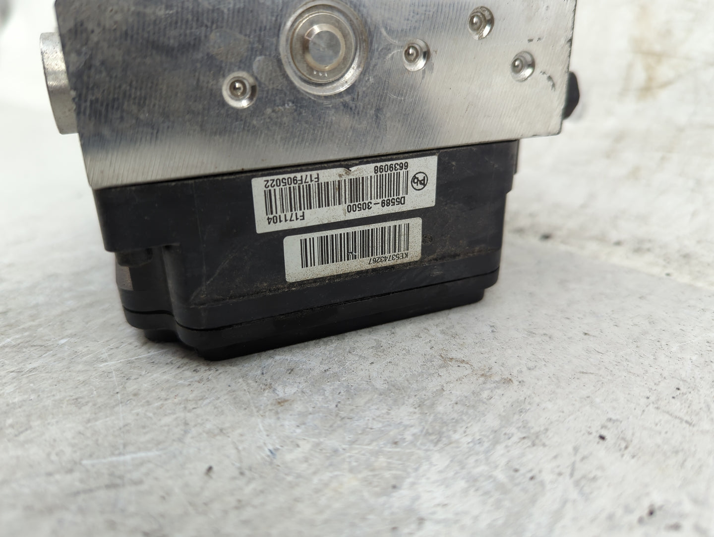 2016-2018 Kia Optima ABS Pump Control Module Replacement P/N:D5589-30500 Fits Fits 2016 2017 2018 OEM Used Auto Parts - Oemu