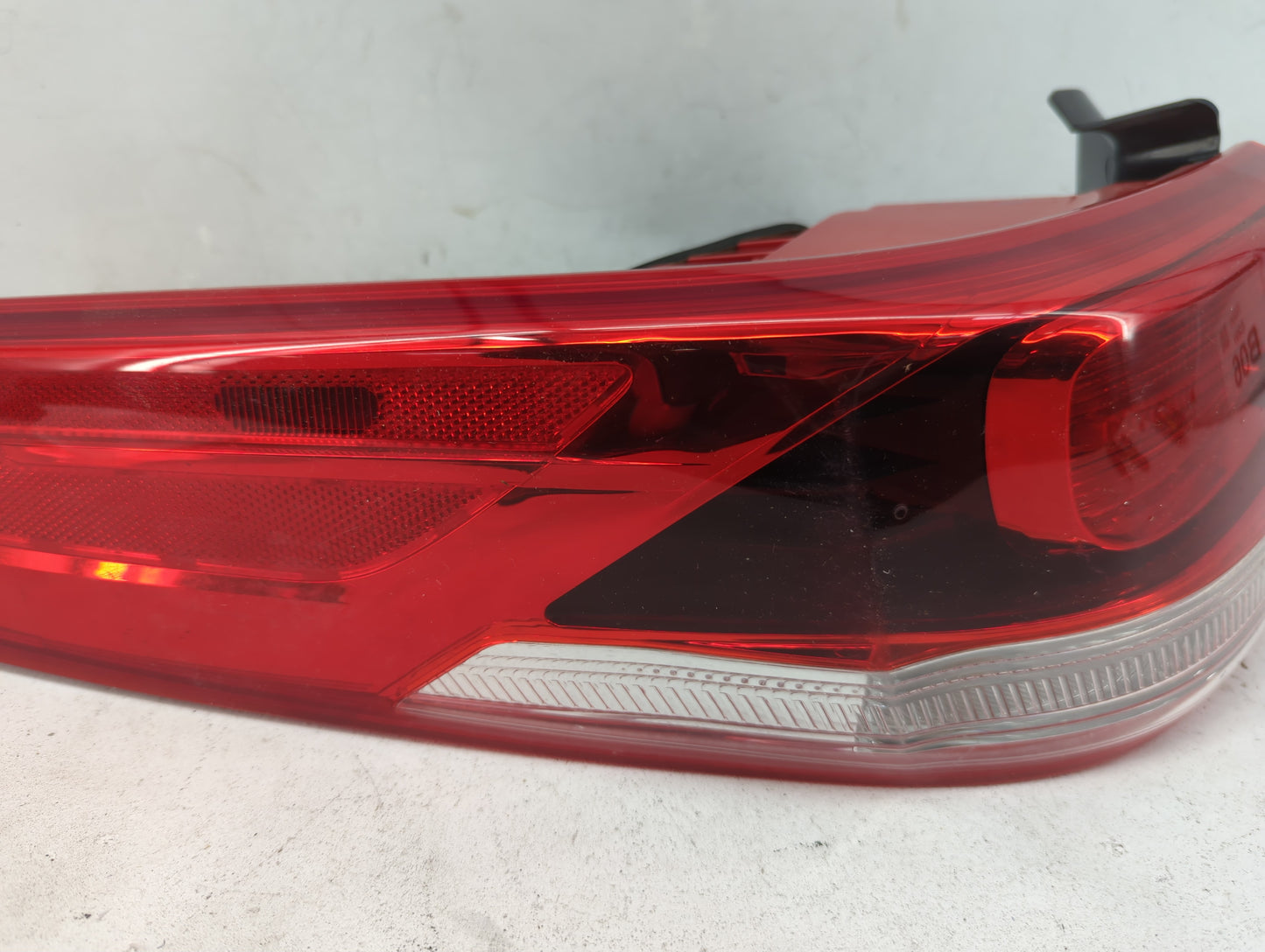 2016-2019 Kia Optima Tail Light Assembly Driver Left OEM P/N:92401-D5000 Fits Fits 2016 2017 2018 2019 OEM Used Auto Parts -