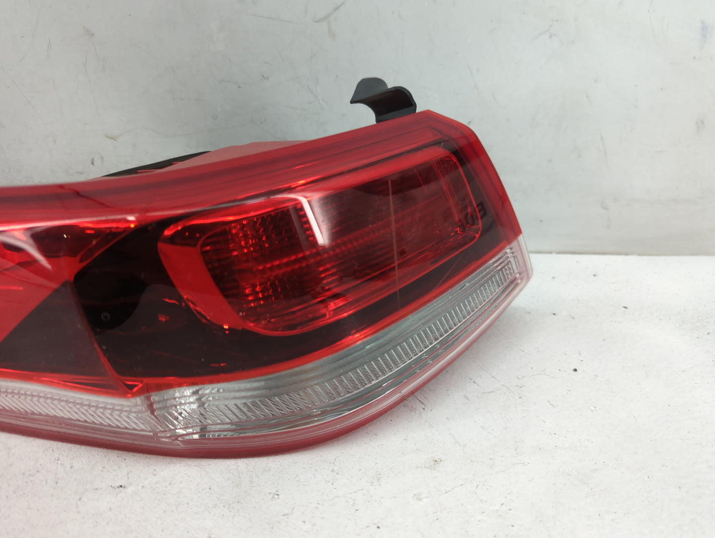 2016-2019 Kia Optima Tail Light Assembly Driver Left OEM P/N:92401-D5000 Fits Fits 2016 2017 2018 2019 OEM Used Auto Parts -