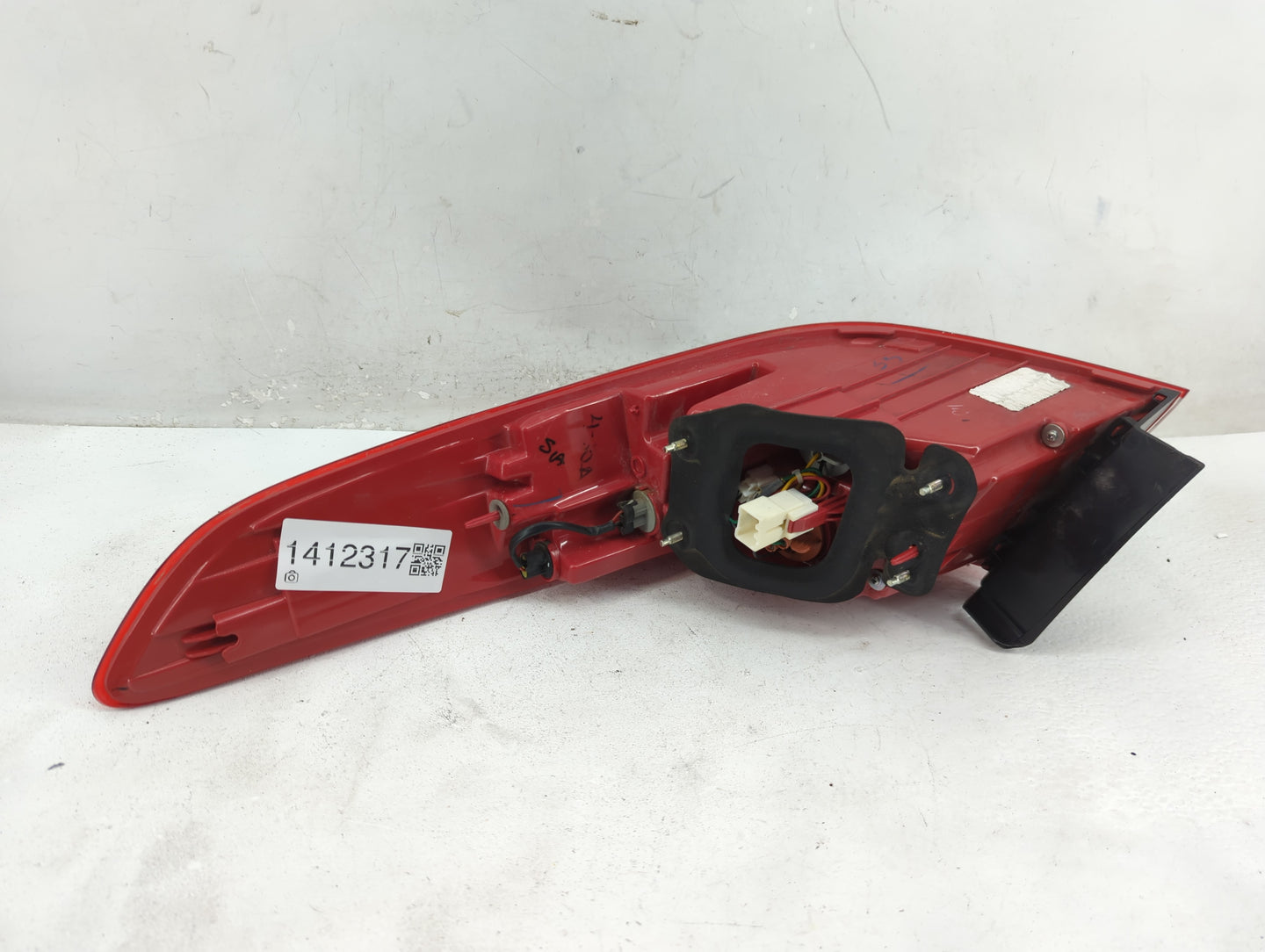 2016-2019 Kia Optima Tail Light Assembly Driver Left OEM P/N:92401-D5000 Fits Fits 2016 2017 2018 2019 OEM Used Auto Parts -
