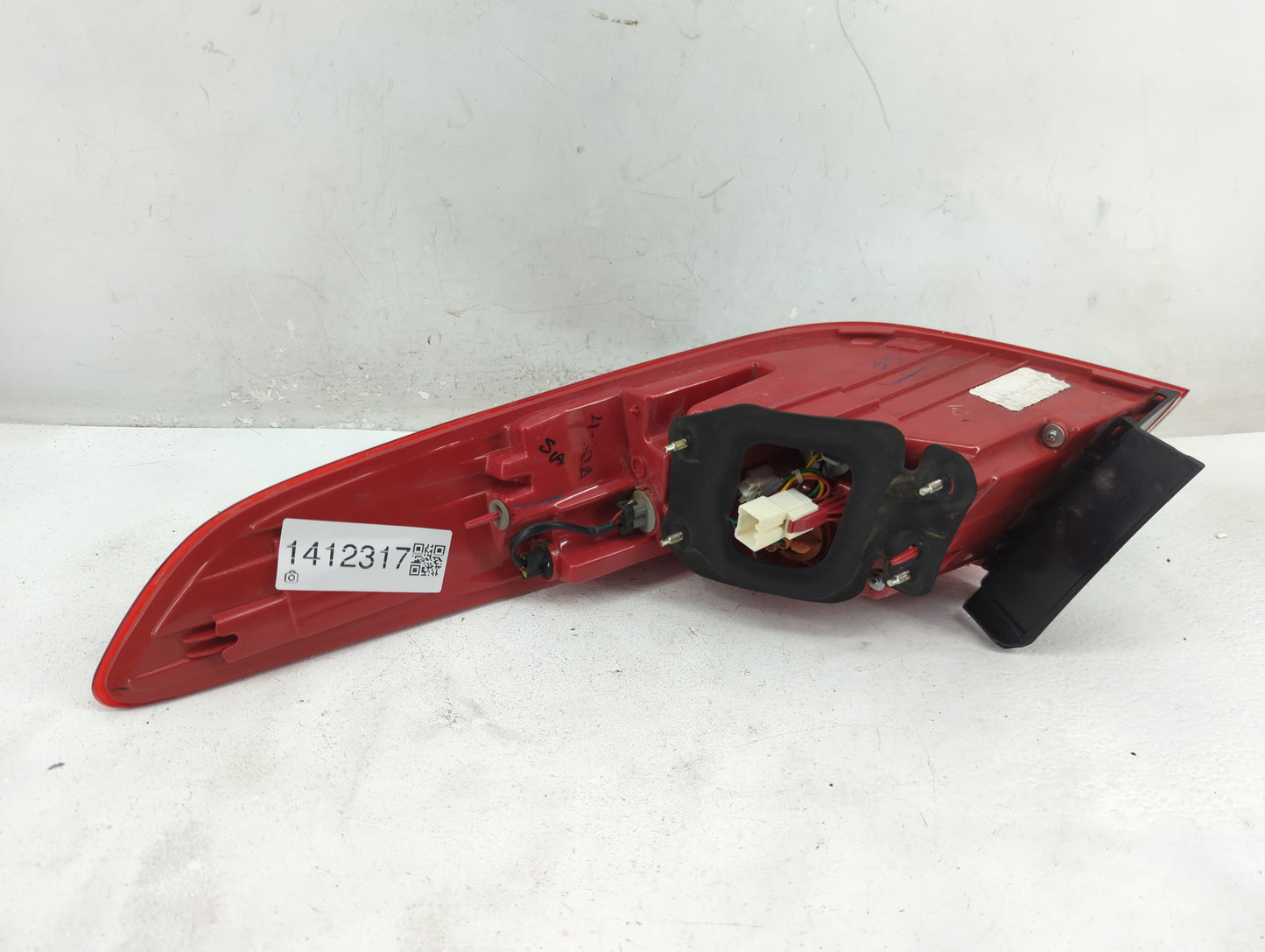 2016-2019 Kia Optima Tail Light Assembly Driver Left OEM P/N:92401-D5000 Fits Fits 2016 2017 2018 2019 OEM Used Auto Parts -