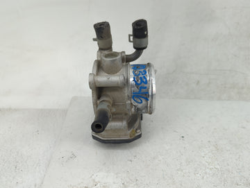 2016-2020 Kia Optima Throttle Body P/N:35100-2B340 Fits Fits 2015 2016 2017 2018 2019 2020 2021 2022 OEM Used Auto Parts