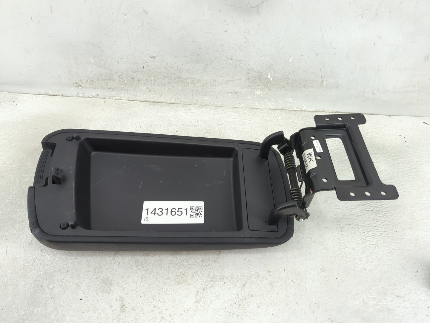 2016 Kia Optima Center Console Armrest Cover Lid Fits OEM Used Auto Parts - Oemusedautoparts1.com