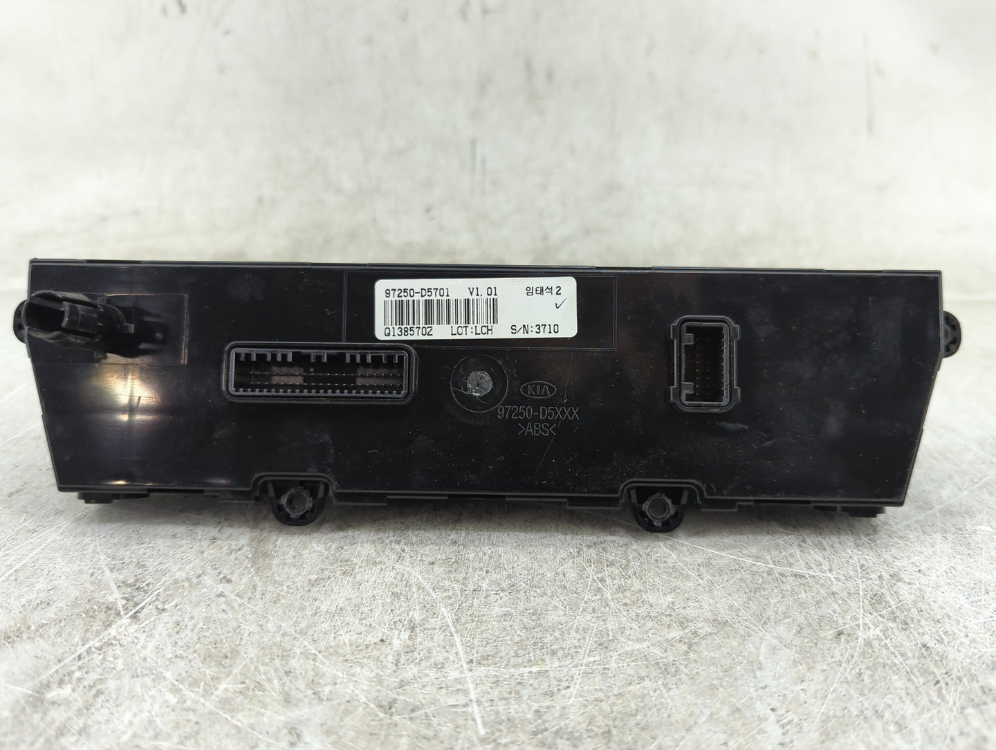 2016 Kia Optima Climate Control Module Temperature AC/Heater Replacement P/N:97250-D5701 Fits OEM Used Auto Parts - Oemuseda